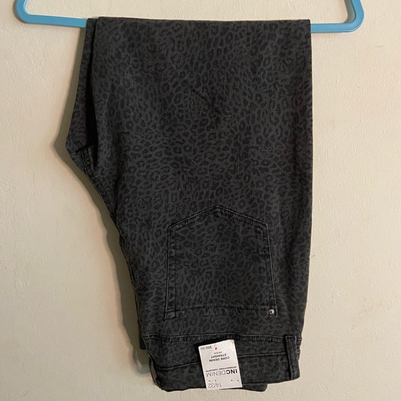 I.N.C Denim Mid Rise Core Denim Straight ✨Brand New✨ - Picture 3 of 8